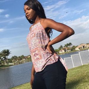 Meet your Posher, Dada